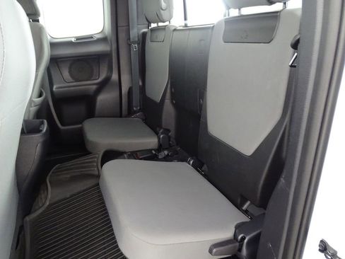 Used 2019 Toyota Tacoma SR w/ SX Package image 11