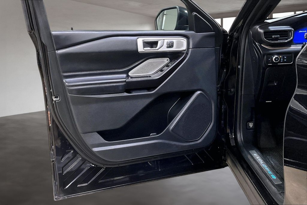Used 2020 Ford Explorer Platinum AWD/4WD image 21