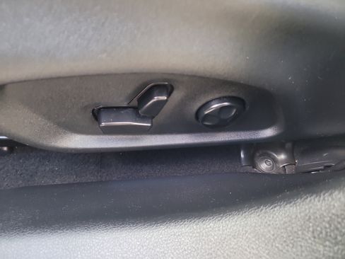 Used 2018 Jeep Compass Latitude w/ Popular Equipment Group FWD image 25