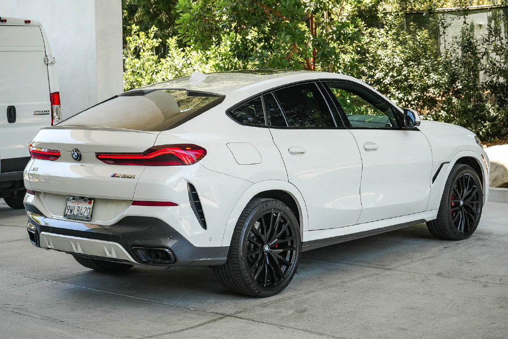 Used 2022 BMW X6 M50i w/ Executive Package AWD/4WD image 6