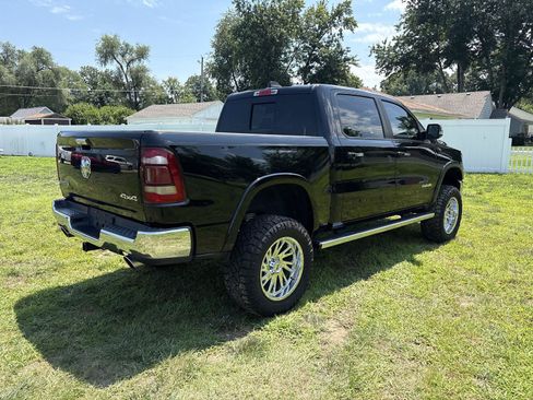 Used 2019 RAM 1500 Laramie AWD/4WD image 5