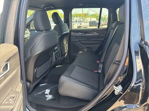 New 2026 Jeep Grand Cherokee Laredo AWD/4WD image 22