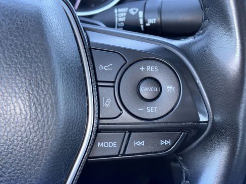 Used 2018 Toyota Camry SE w/ Moonroof Package FWD image 16