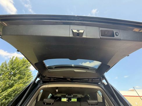 Used 2015 GMC Yukon SLT w/ HD Trailering Package image 29