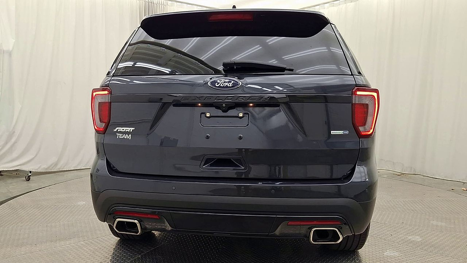 Used 2017 Ford Explorer Sport w/ Equipment Group 401A AWD/4WD image 2