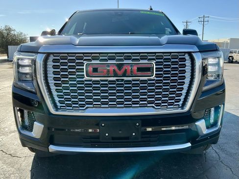 Used 2021 GMC Yukon XL Denali image 9