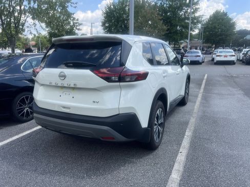 Certified 2023 Nissan Rogue SV FWD image 4