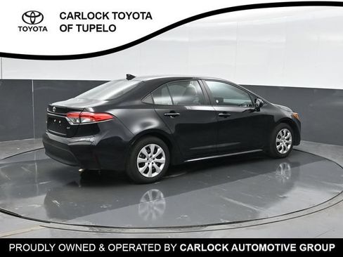 Used 2025 Toyota Corolla LE FWD image 3