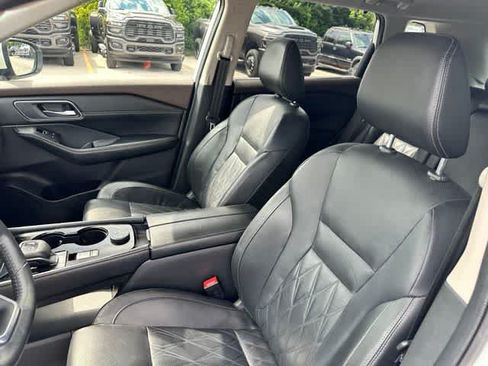 Used 2023 Nissan Rogue Platinum w/ Platinum Premium Package AWD/4WD image 4