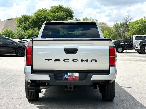 Used 2025 Toyota Tacoma SR5 image 15