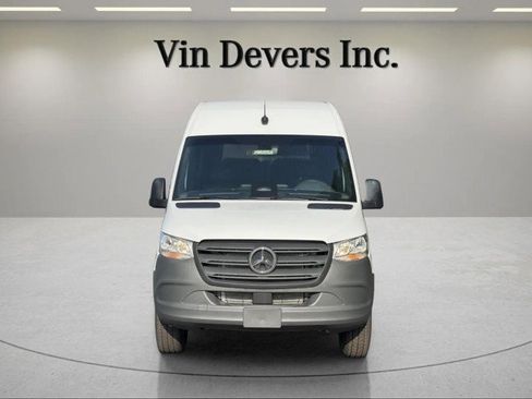 New 2025 Mercedes-Benz Sprinter 2500 image 9