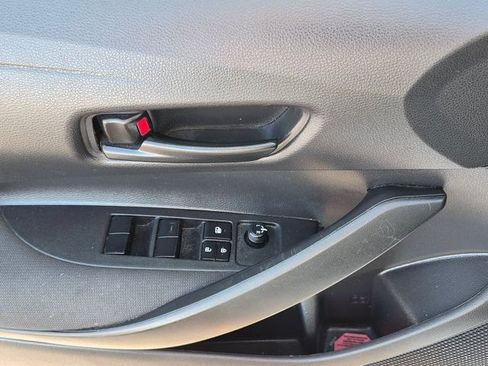 Used 2022 Toyota Corolla LE FWD image 18