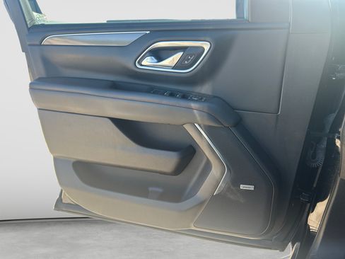 Used 2021 Chevrolet Tahoe RST w/ Luxury Package RWD image 9