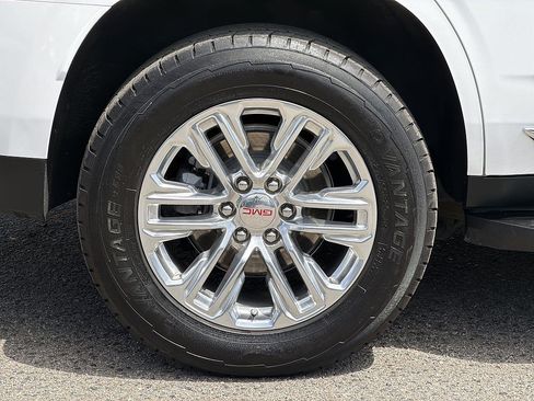 Used 2024 GMC Yukon SLT RWD image 32