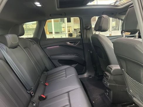 Used 2023 Audi Q4 e-tron Premium Plus w/ Premium Plus image 12
