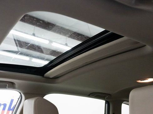 Certified 2018 Honda CR-V Touring image 4