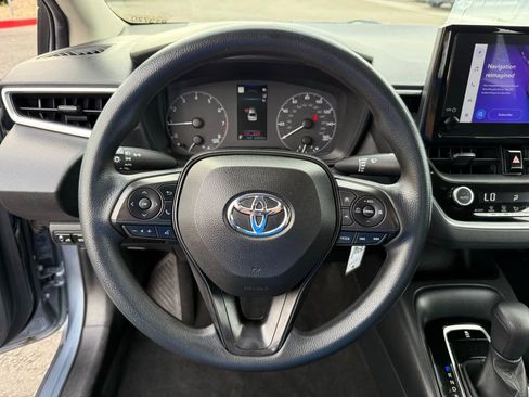 Used 2023 Toyota Corolla LE image 21