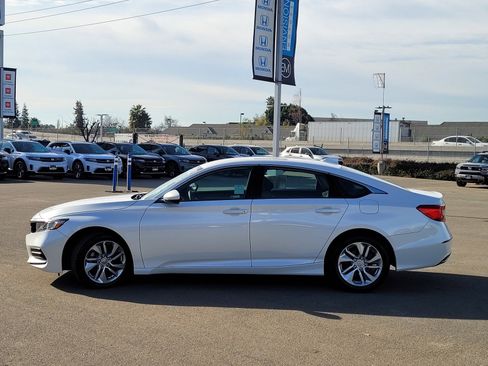Used 2018 Honda Accord LX image 8