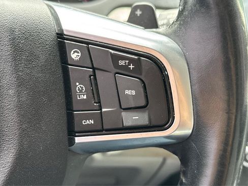 Used 2017 Land Rover Discovery Sport SE AWD/4WD image 39