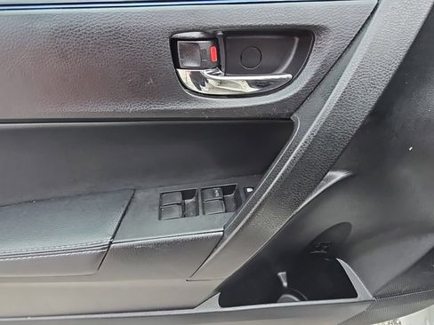 Used 2018 Toyota Corolla SE w/ Body Protection Package FWD image 10