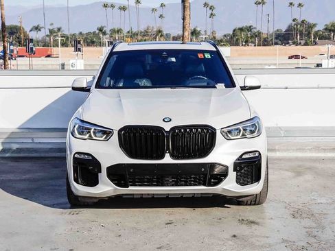 Used 2019 BMW X5 xDrive50i w/ M Sport Package image 3