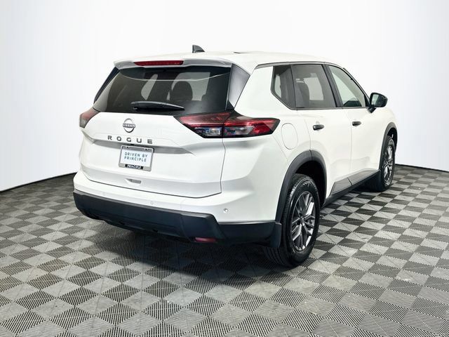 Used 2025 Nissan Rogue S FWD image 8