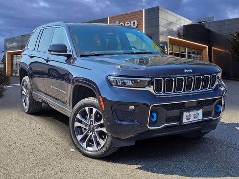 Used 2023 Jeep Grand Cherokee Overland w/ Advanced Protech Group III AWD/4WD image 1
