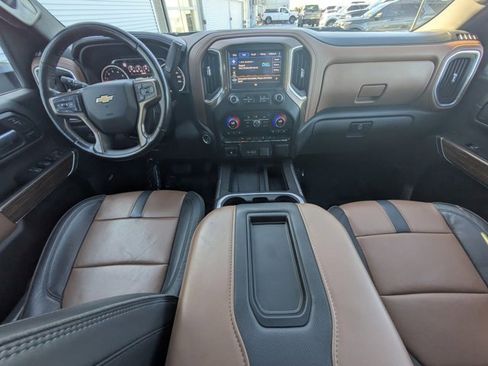 Used 2022 Chevrolet Silverado 3500 High Country image 13