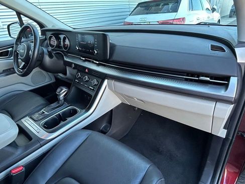 Used 2024 Kia Carnival LX image 53