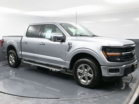 Used 2024 Ford F150 XLT w/ Equipment Group 302A MID image 3