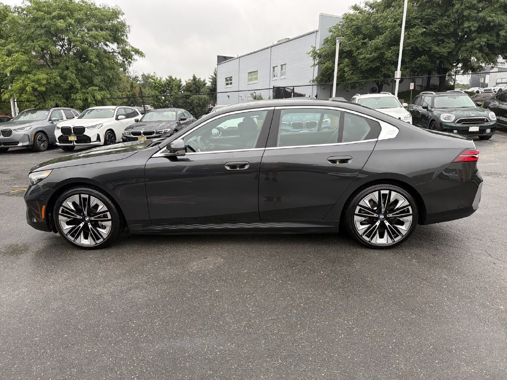 Used 2026 BMW i5 eDrive40 w/ Premium Package AWD/4WD image 11