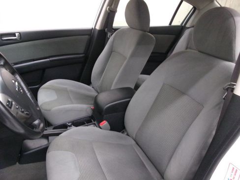 Used 2011 Nissan Sentra 2.0 SR w/ Convenience Pkg image 16