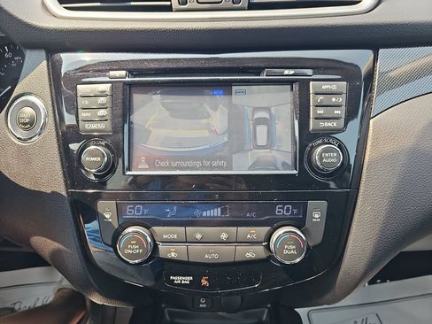 Used 2016 Nissan Rogue SL w/ SL Premium Package FWD image 23