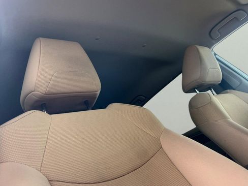 Used 2020 Toyota RAV4 LE image 22