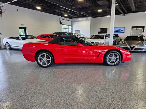 Used 2002 Chevrolet Corvette Convertible w/ Preferred Equipment Group2 RWD image 19