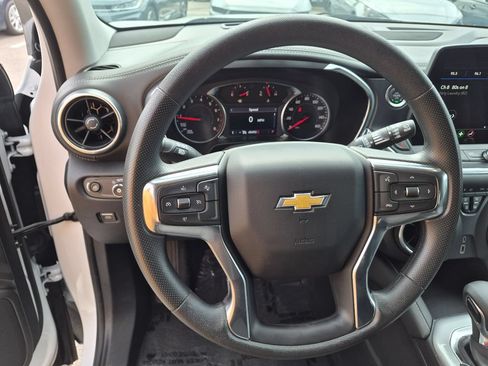 Used 2025 Chevrolet Blazer LT FWD image 21