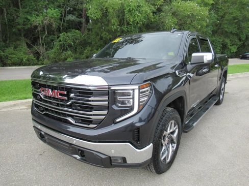 Used 2022 GMC Sierra 1500 SLT w/ SLT Premium Plus Package AWD/4WD image 3