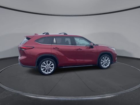 Used 2023 Toyota Highlander Limited AWD/4WD image 9