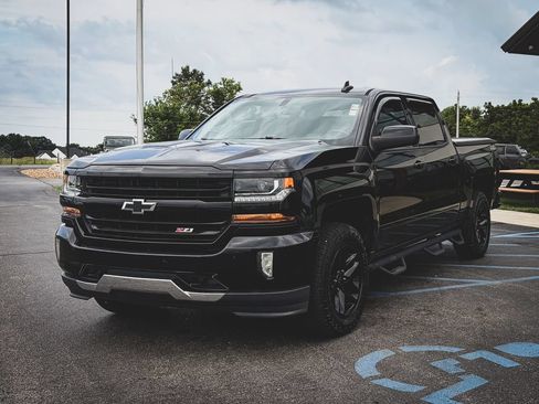 Used 2017 Chevrolet Silverado 1500 LT w/ All Star Edition AWD/4WD image 7