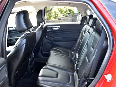 Certified 2022 Ford Edge Titanium AWD/4WD image 6