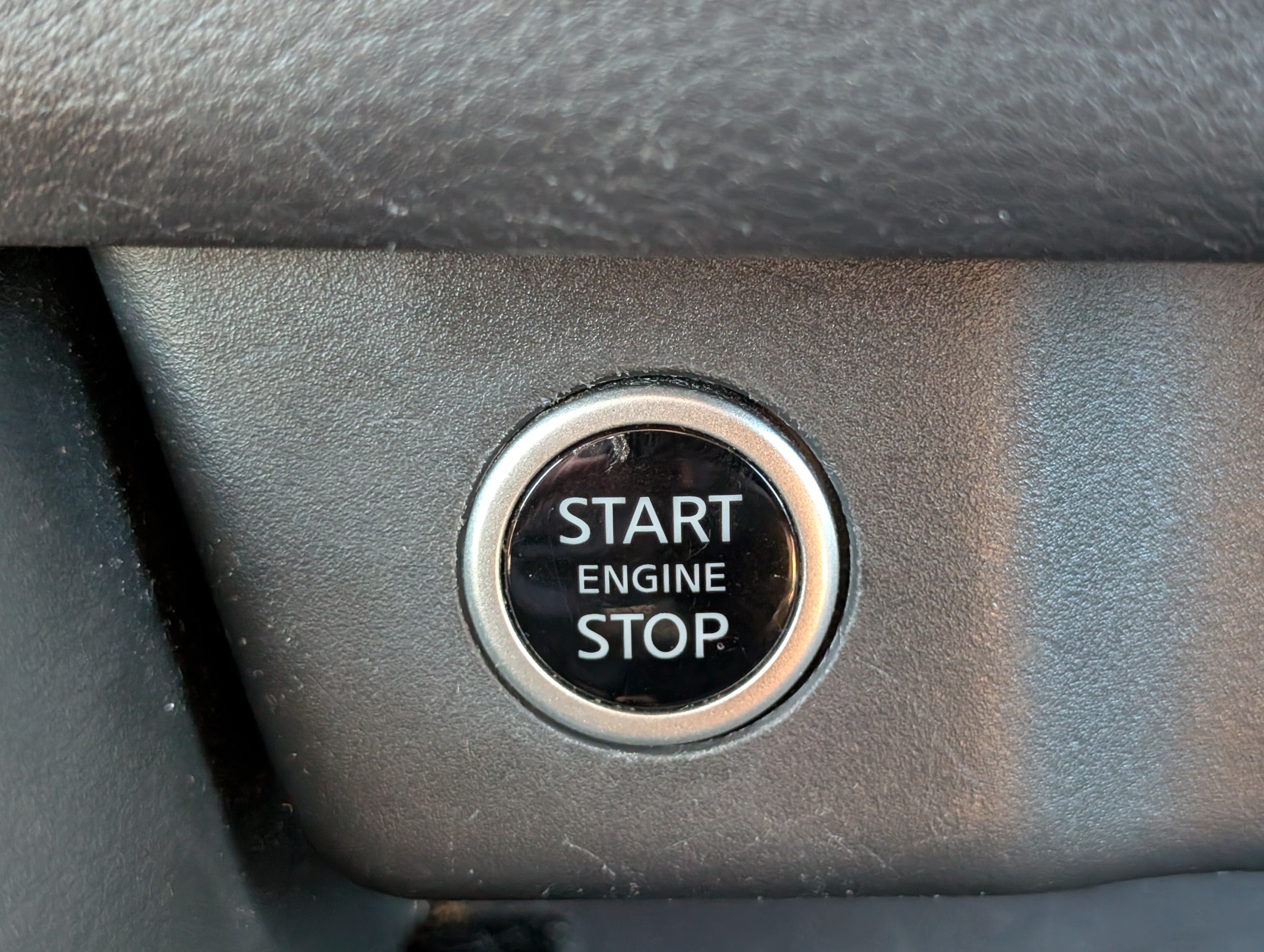 Used 2023 Nissan Rogue S FWD image 23