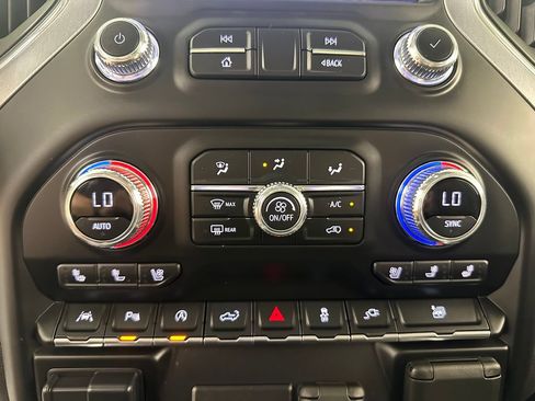 Used 2020 GMC Sierra 1500 SLT w/ SLT Premium Plus Package AWD/4WD image 38