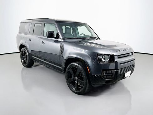 Certified 2025 Land Rover Defender 130 X-Dynamic SE AWD/4WD image 3