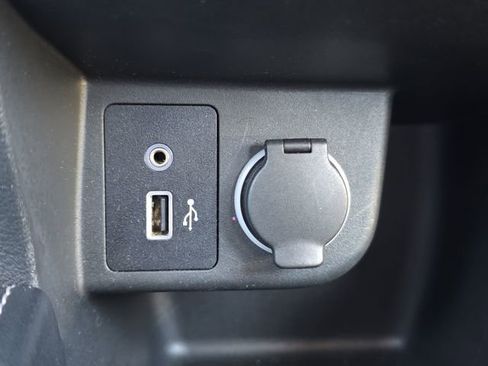 Used 2020 Nissan Kicks SV image 26