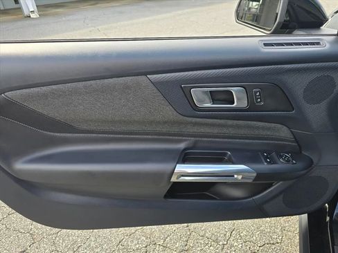 Used 2024 Ford Mustang Coupe RWD image 9