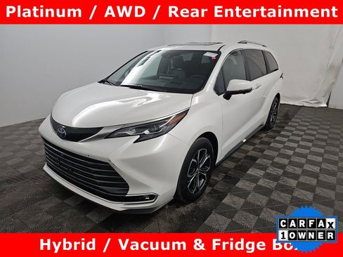 Used 2025 Toyota Sienna Platinum AWD/4WD image 1