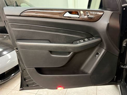 Used 2014 Mercedes-Benz ML 350 ML 350 4MATIC Sport Utility 4D w/ Premium 1 Package image 15