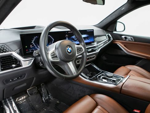 Used 2024 BMW X5 xDrive40i w/ M Sport Package AWD/4WD image 4