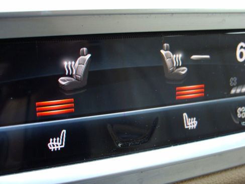 Used 2017 BMW 750i xDrive image 25