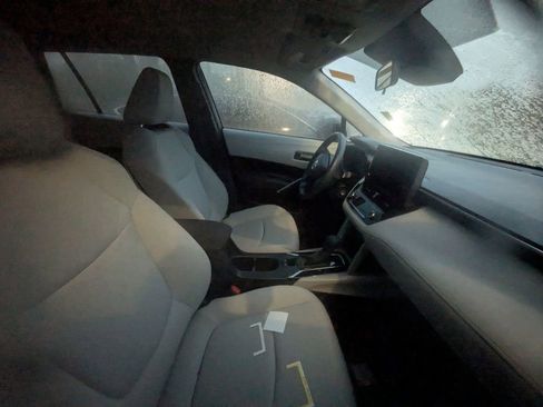 Certified 2024 Toyota Corolla Cross L image 10